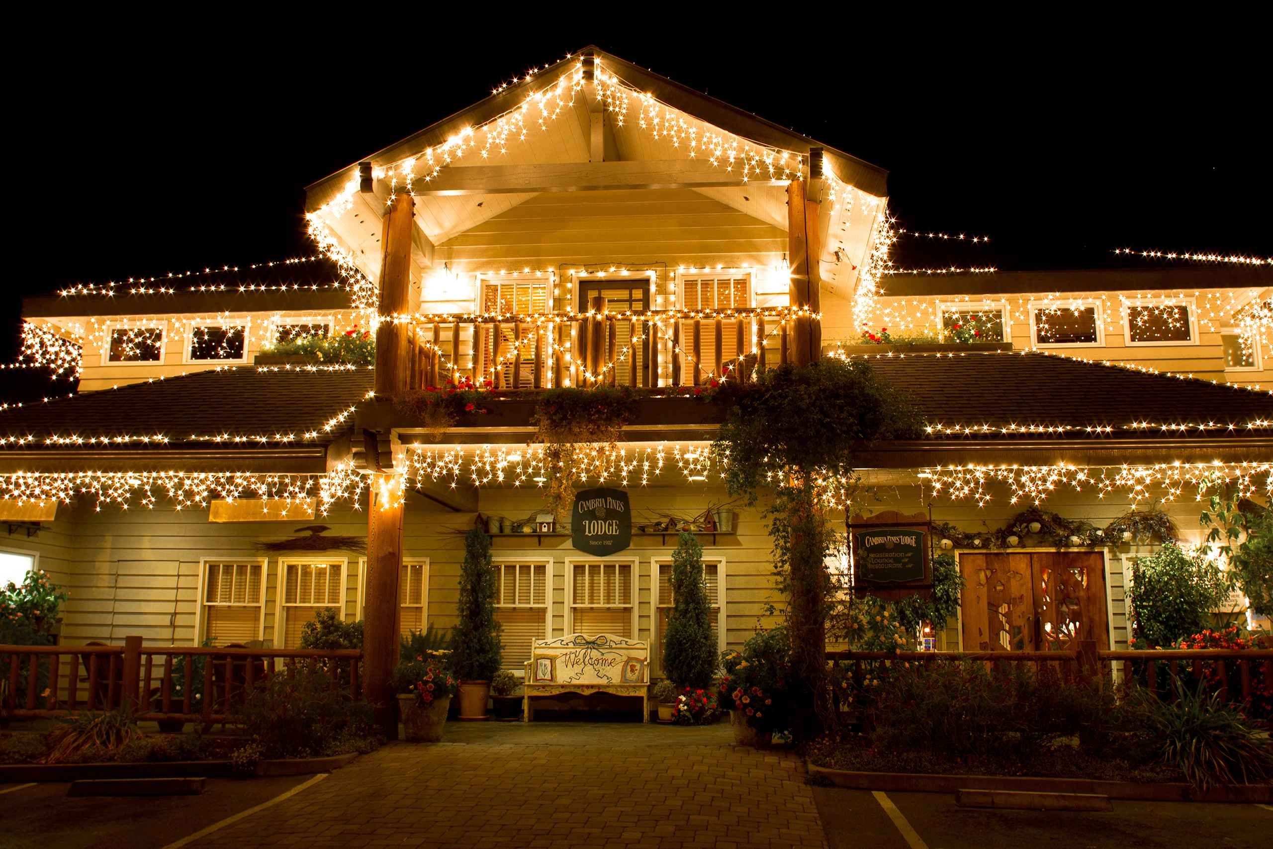 Cambria Pines Lodge at night with Christmas Lights
